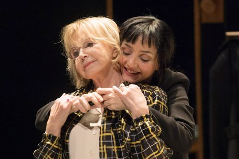 « Le théâtre est un endroit, pour ne pas dire l’endroit, le seul, où il est possible de dire quelque chose physiquement. »