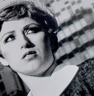 CINDY SHERMAN, photographe