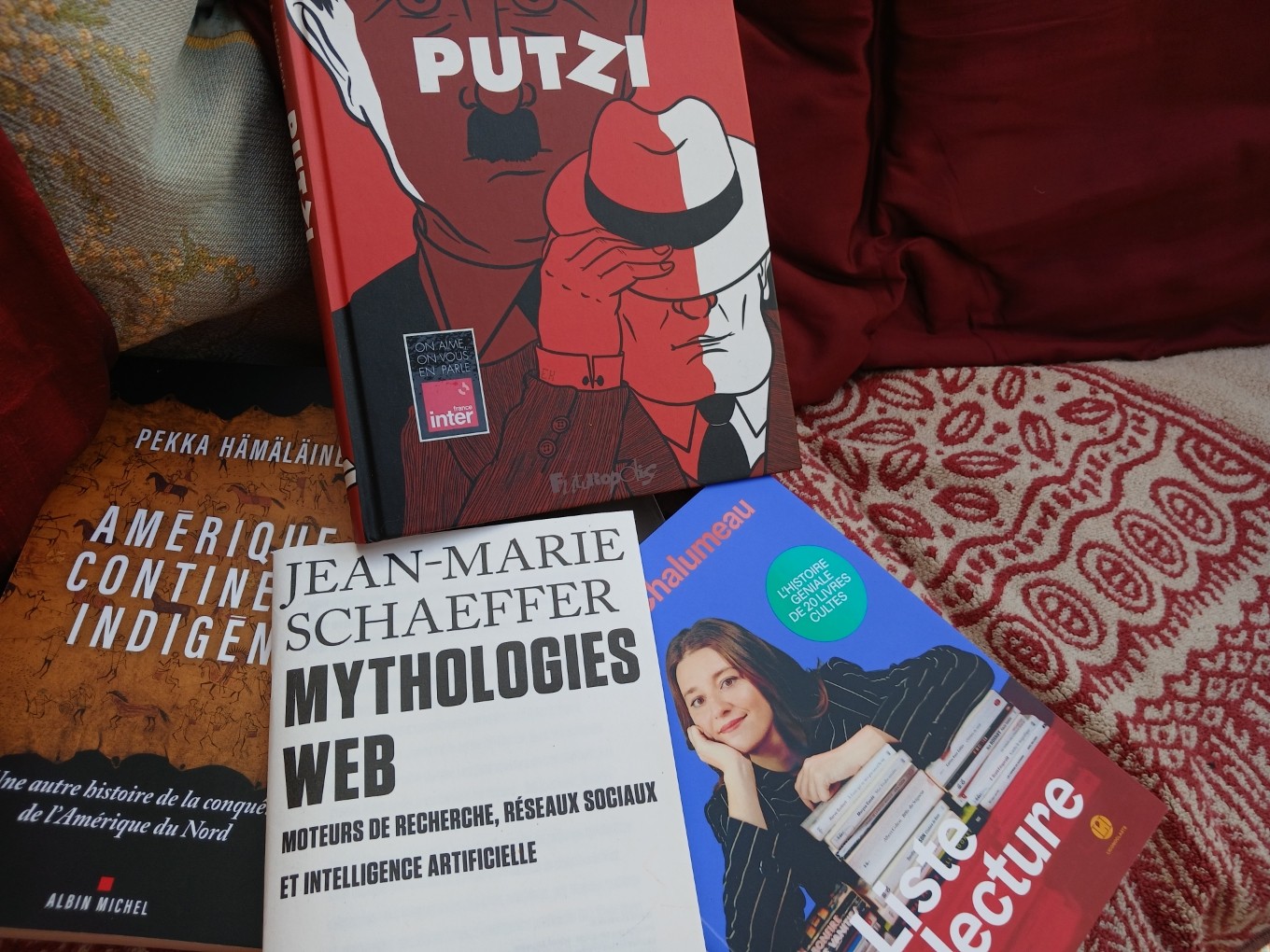 Pour la première fois, il y a eu plus de fermetures que d’ouvertures de librairies en 2025 Face à la hausse des charges et à la baisse des ventes, les librairies françaises, surtout les plus récentes, peinent à résister